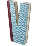 Alphabooks Letter V