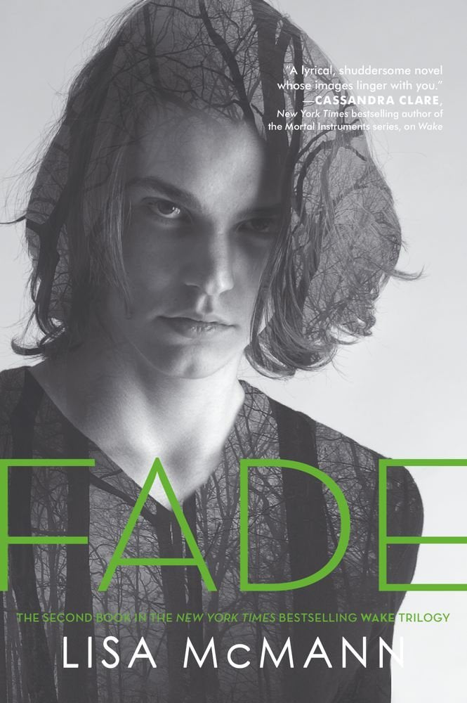 Fade: 02 (Wake) Paperback – 5 Jan. 2010