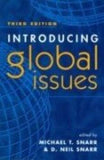 Introducing Global Issues Paperback – 1 Aug. 1998